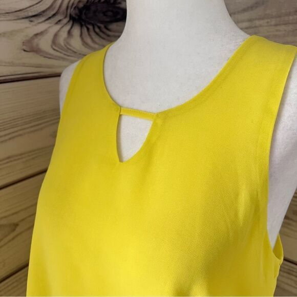 E&M Yellow Keyhole Cutout Relaxed Fit Tank Top - Picture 3 of 6